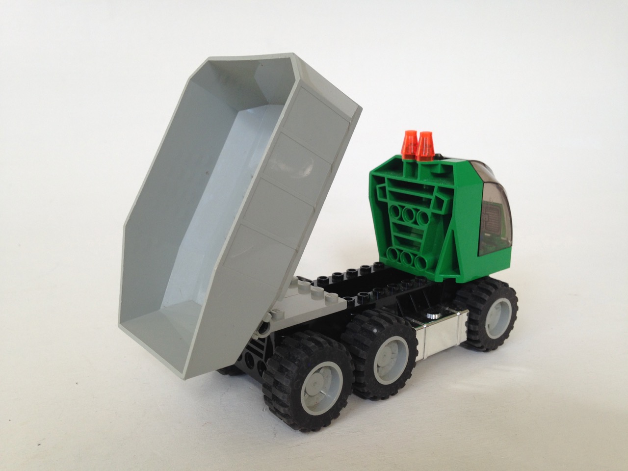 LE021 LEGO DUMP TRUCK WITH FIGURE